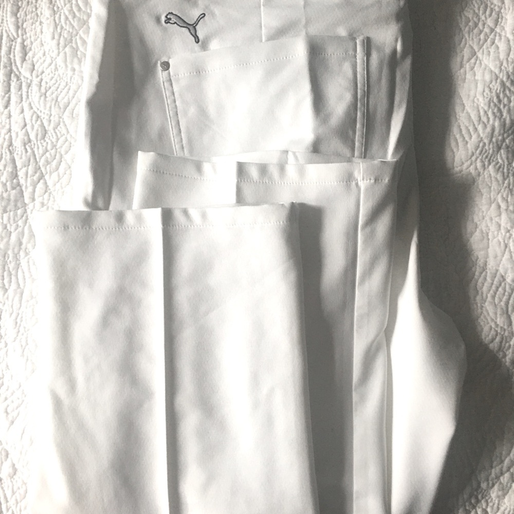 Mens Puma white golf slacks. Stretch fit
